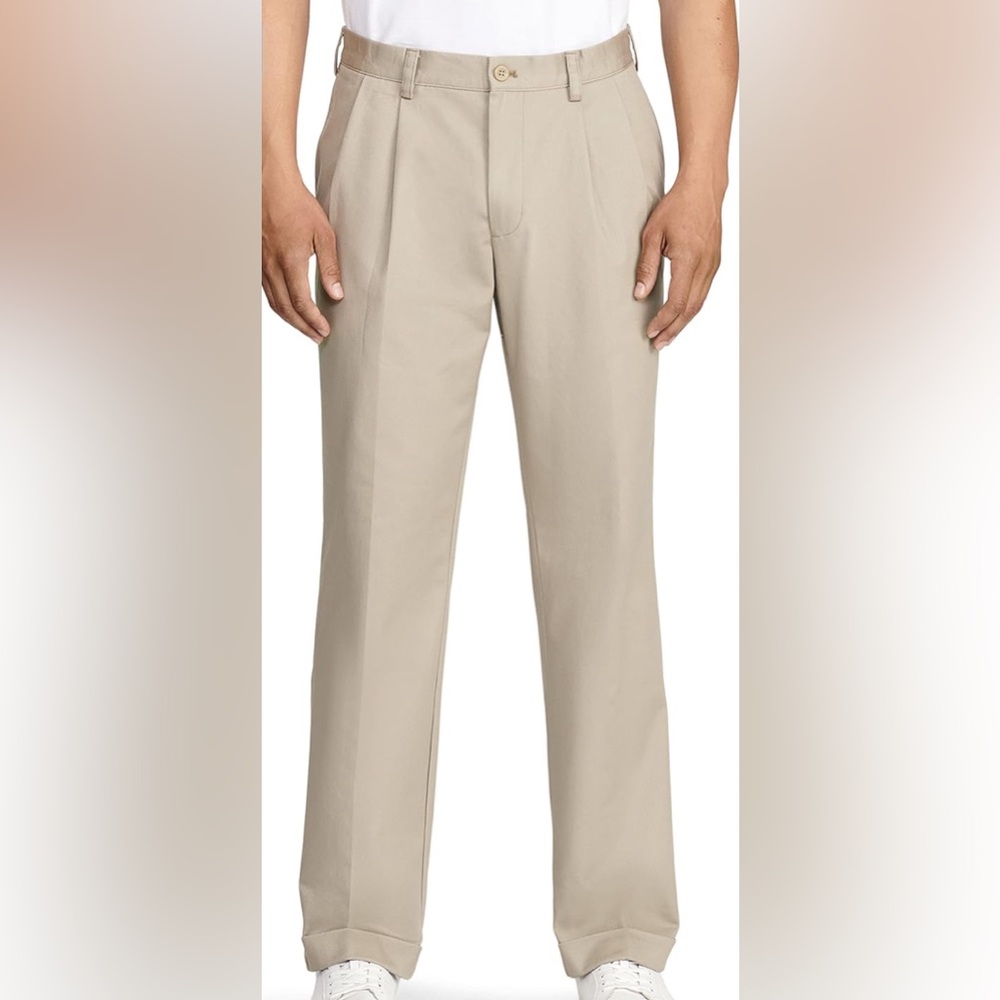 Izod double pleated Chino in Khaki. New without tags. 34x30
